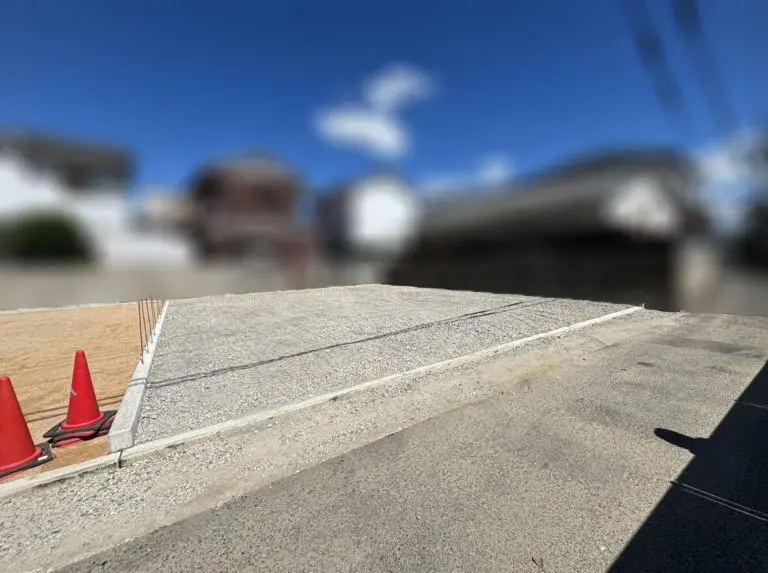 修理後【松山市南吉田】解体跡地を駐車場にする砂利引き