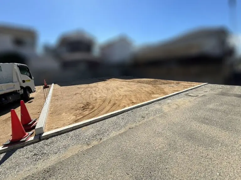 修理前【松山市南吉田】解体跡地を駐車場にする砂利引き