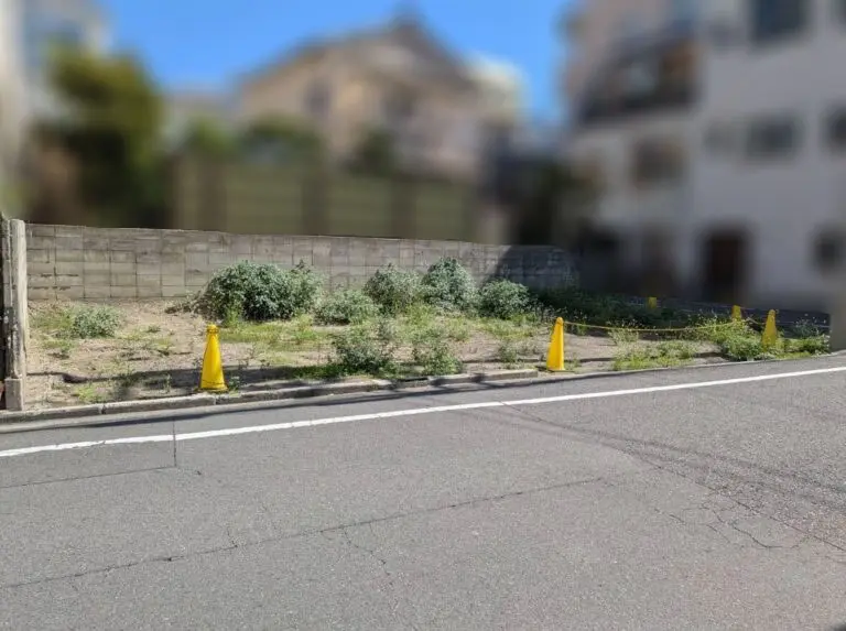 修理前【松山市永代】更地を駐車場にする砂利引き