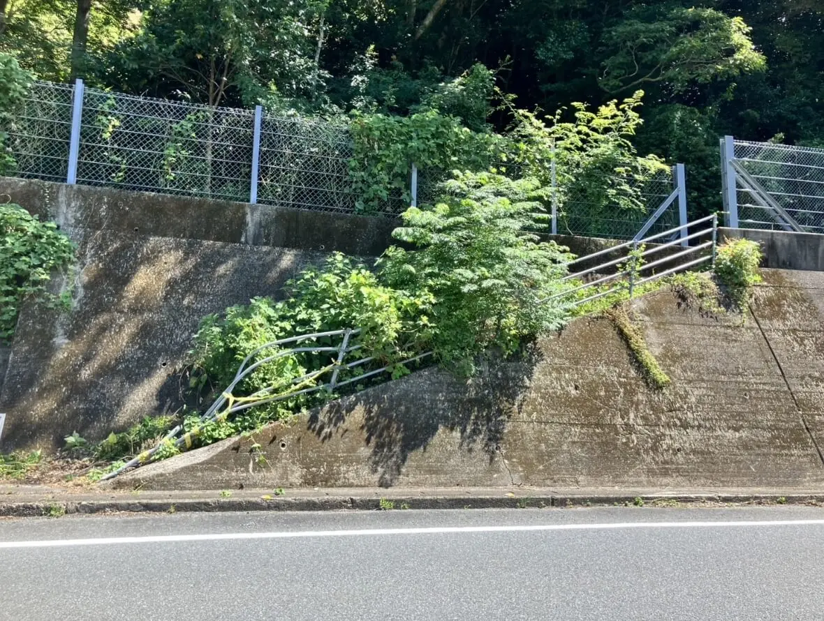 修理前【宿毛市】ガードパイプ修繕工事