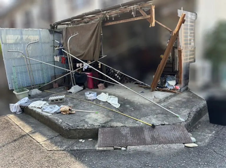 修理前【宇和島市】庇復旧工事